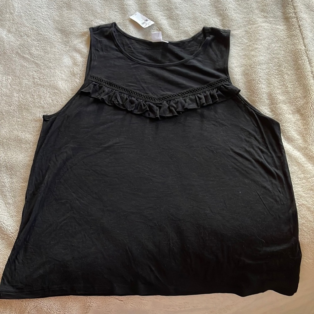 Gap loose hanging black tank top with fringe on the front